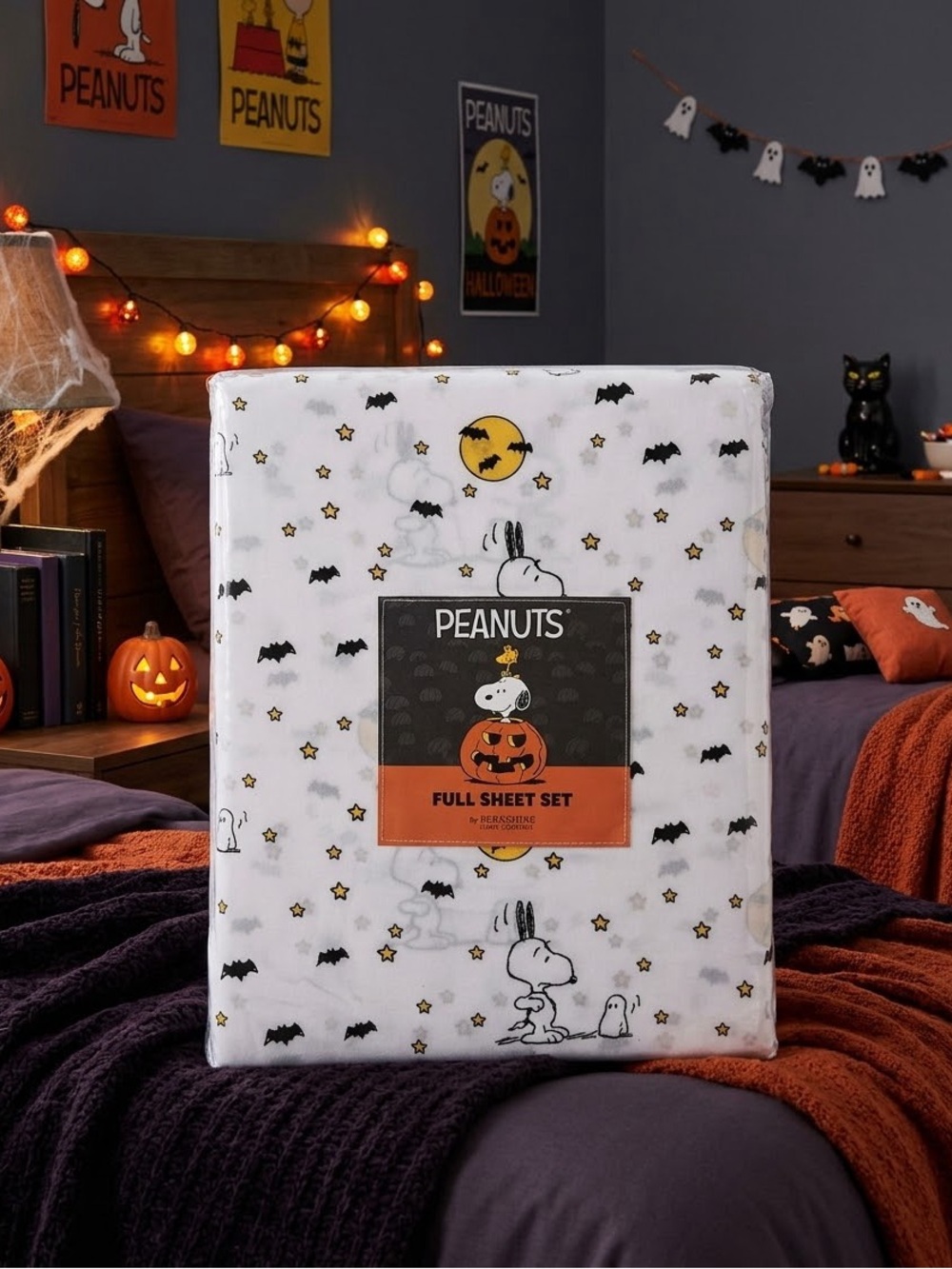 Peanuts Halloween Snoopy Full Sheet Set - White, Black, Orange, Yellow